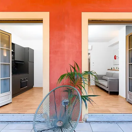 Casa Re * Άλμπα